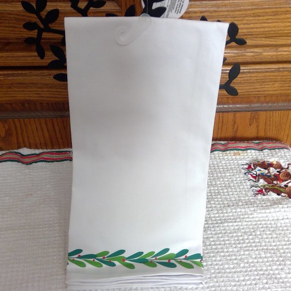 NWT Enesco Canada Izzy & Oliver Kitchen/Bar Towel - Whimsical Wine Quote - Picture 2 of 5